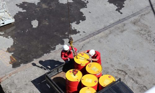 Stevedore,And,Ship,Crew,Are,Lifted,Using,A,Cargo,Crane